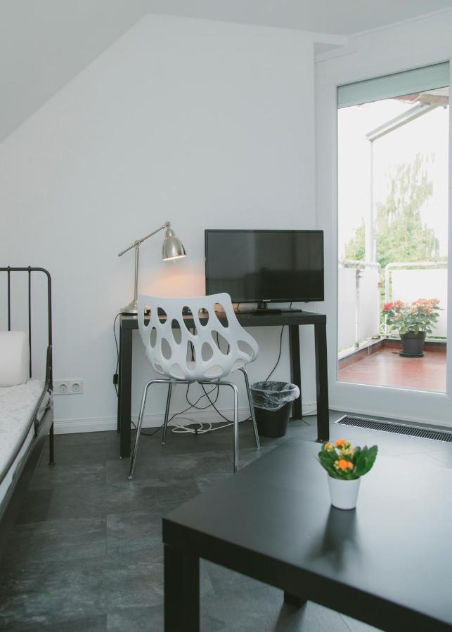 Gaestehaus Vigliarolo Gewerblich Jedes Zimmer Eigenes Bad Gemeinschaftskueche Елмсхорн Екстериор снимка