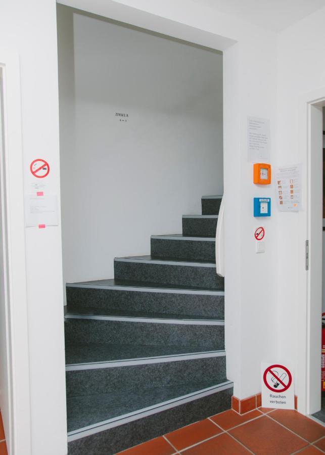 Gaestehaus Vigliarolo Gewerblich Jedes Zimmer Eigenes Bad Gemeinschaftskueche Елмсхорн Екстериор снимка