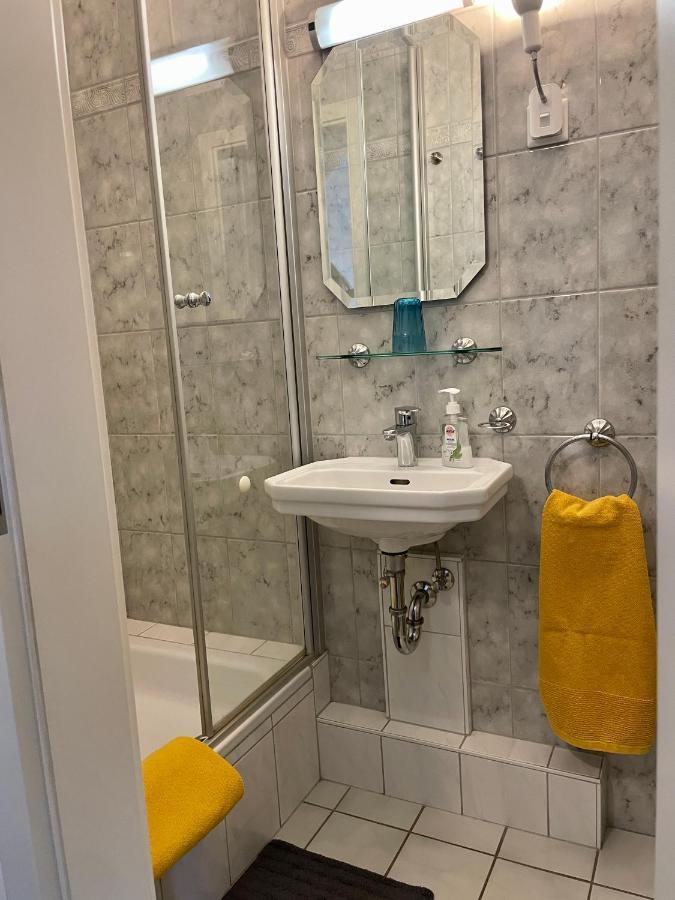 Gaestehaus Vigliarolo Gewerblich Jedes Zimmer Eigenes Bad Gemeinschaftskueche Елмсхорн Екстериор снимка
